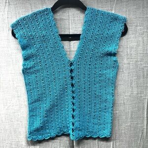 Hand crochet vest Teal V Neck open center lace pattern Small no tag Vintage 80’s